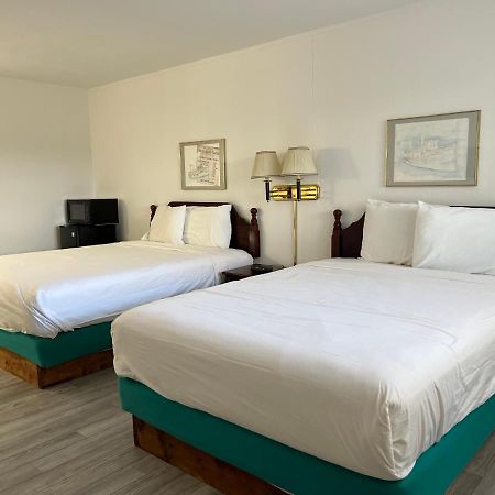 Voyager Inn Saint Ignace Kültér fotó