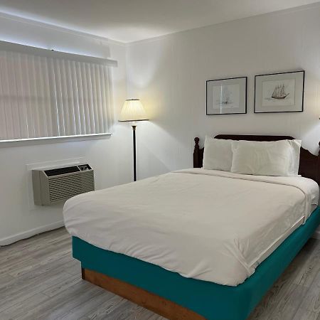 Voyager Inn Saint Ignace Kültér fotó