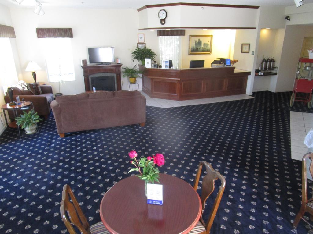 Voyager Inn Saint Ignace Kültér fotó