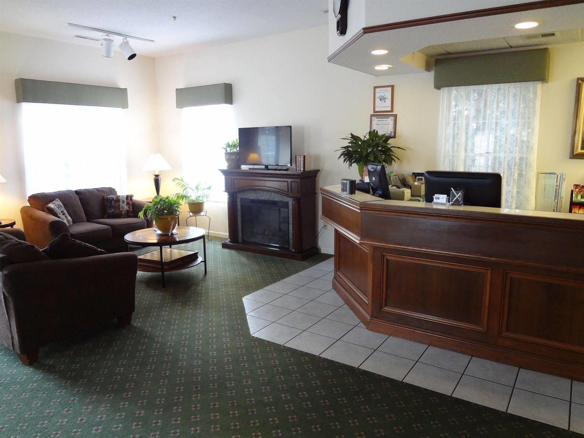 Voyager Inn Saint Ignace Kültér fotó