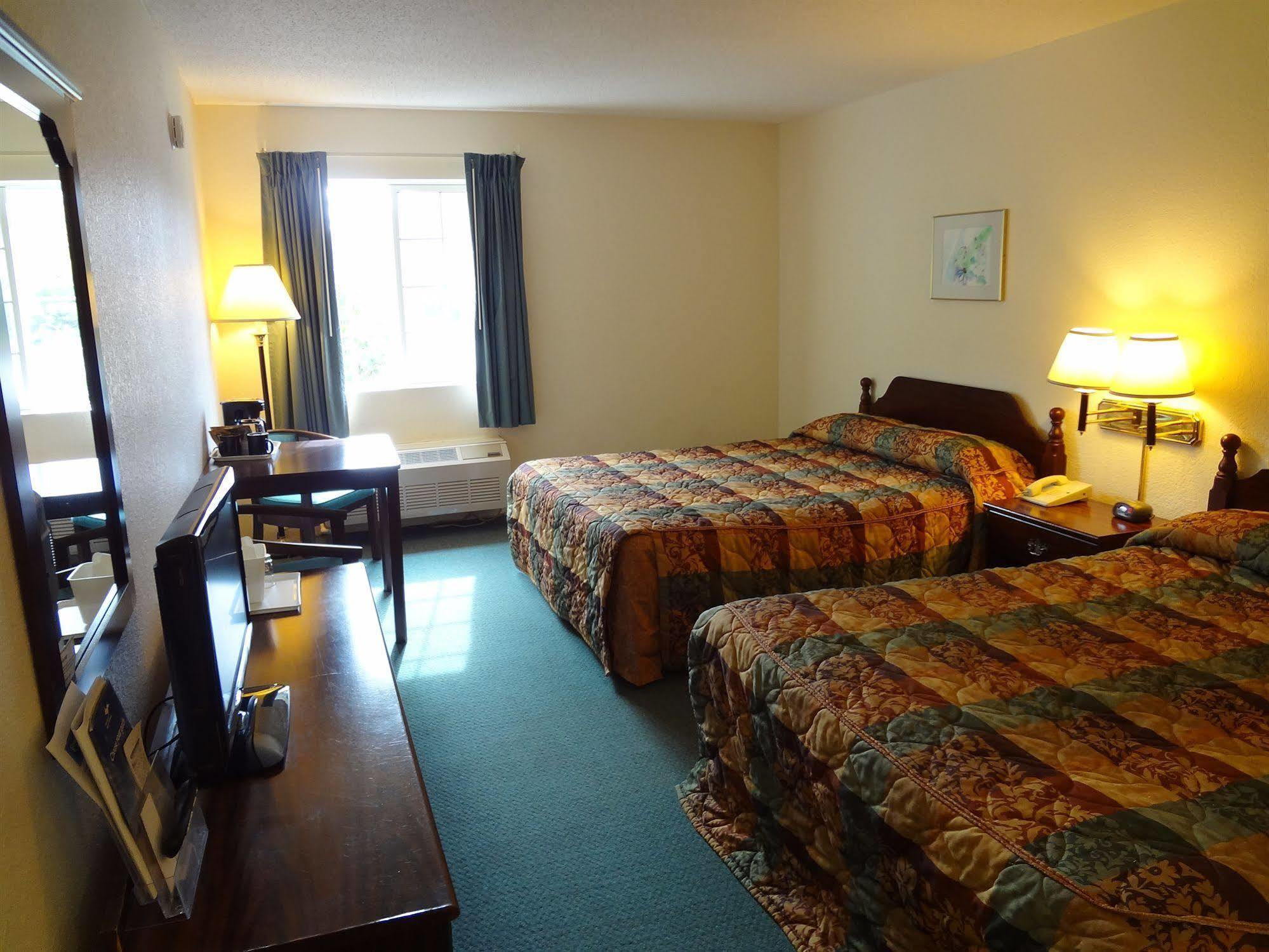 Voyager Inn Saint Ignace Kültér fotó