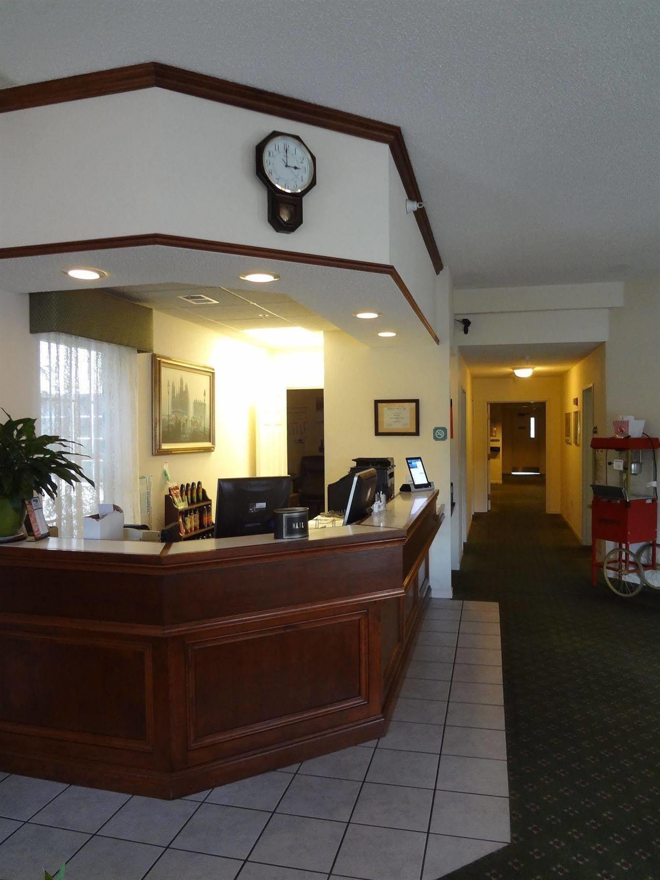Voyager Inn Saint Ignace Kültér fotó